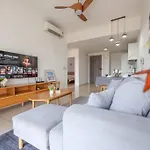 Modern City Haven Premium Amenities 2 Rooms 3 Beds