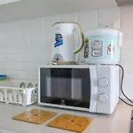 Modern City Haven Premium Amenities 2 Rooms 3 Beds