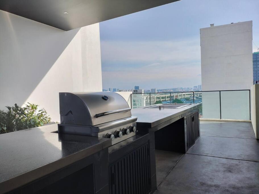 Modern Haven Premium Amenities 2 3 Beds * Kuala Lumpur