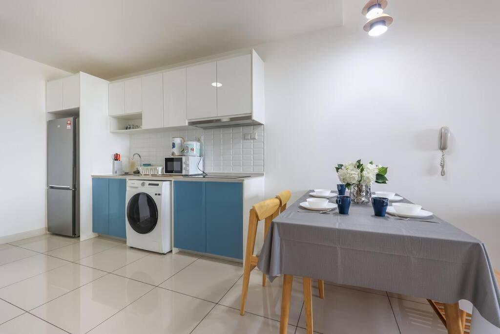 Modern Haven Premium Amenities 2 3 Beds *